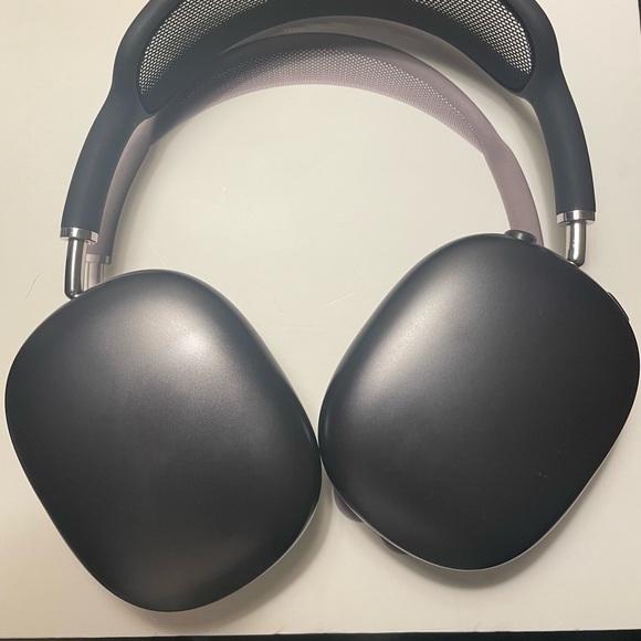 Used Airpods Max Space Gray